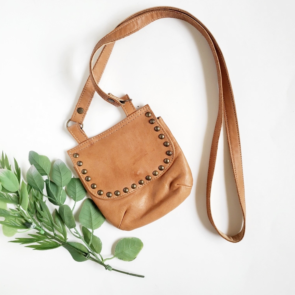 Tennis  studs leather crossbody bag tan